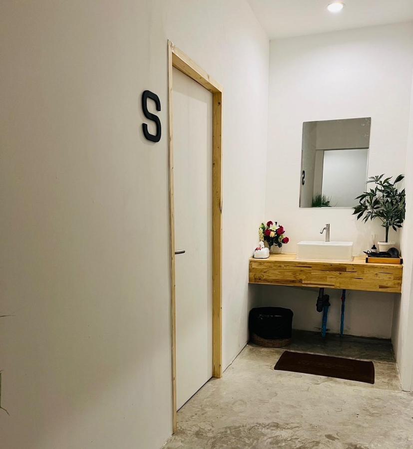 Bed Station Vandrarhem Ban Madua Wan Exteriör bild
